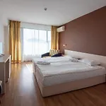екстаси בית הארחה 3*